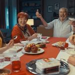 Erdal Özyağcılar Ailesiyle Birlikte İlk Kez Reklam Filminde