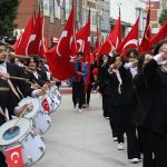 Gençler 19 Mayıs Coşkusunu Sokaklara Taşıdı