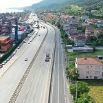 Körfez’de asfaltlanan caddelerin yol çizgileri çekildi