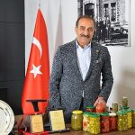 Araştırmaların sonucu Türkiye ekonomisinin ihracatta kur/fiyat rekabeti değil, dıştan alınanı dışa satmaya dayalı bir ekonomik özelliğe sahip olduğunu gösteriyor.