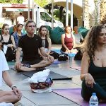 Karşıyaka’da en uzun güne yoga ile başladılar