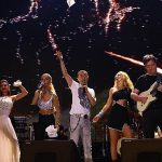 İstanbul Festivali’nde Hande Yener ve Serdar Ortaç Rüzgarı Esti