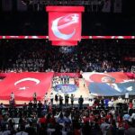 Anadolu Efes, Cumhuriyetimizin 100. Yılını Taraftarlarıyla Kutladı