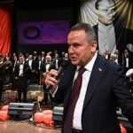 Başkan Böcek Sevda Türküleri konserini izledi