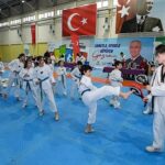 Gaziemir’in taekwondocularından kuşak mücadelesi