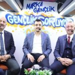 Gençlik Otobüsünde Başkan var