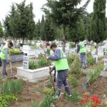 Burhaniye Belediyesi, yaklaşan Ramazan Bayramı dolayısıyla ilçede bulunan tüm mezarlıklarda bakım ve düzenleme çalışmalarında sona geldi