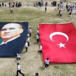 “19 Mayıs Atatürk’ü Anma Gençlik ve Spor Bayramı” Burhaniye’de çelenk töreni ve kutlama programı etkinlikleriyle başladı