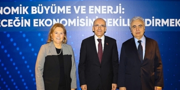 iicec-konferansi-ekonomik-buyume-ve-enerji-gelecegin-ekonomisini-sekillendirmek-temasiyla-duzenlendi.jpg