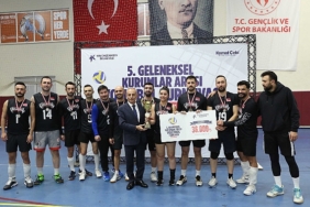 kurumlararasi-voleybol-turnuvasinda-sampiyon-kucukcekmece-itfaiye.jpg